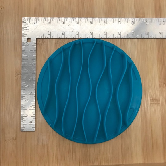 Dougez Fun Pet Feeder NWT Slow Feeder - Picture 3 of 5